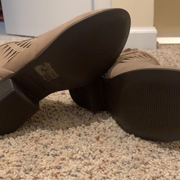 Tan Ankle Boots! - Picture 6 of 8